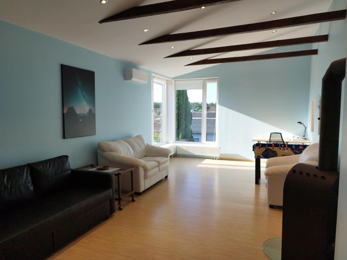 Spacious & Cozy Apartment With Forest View Zapyskis Luaran gambar